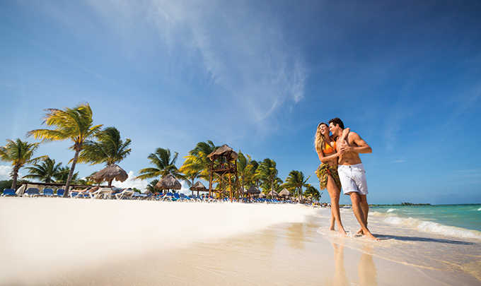 Experiencia en hoteles para solo adultos en Bluebay Hotels & Resorts