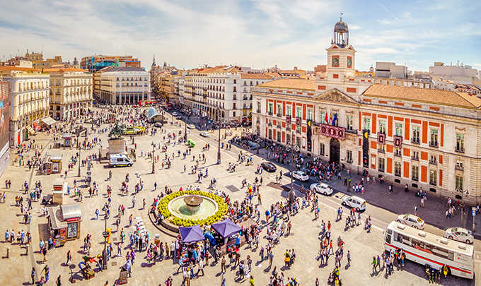 Experiencia historical walk en hoteles Bluebay Hotels & Resorts
