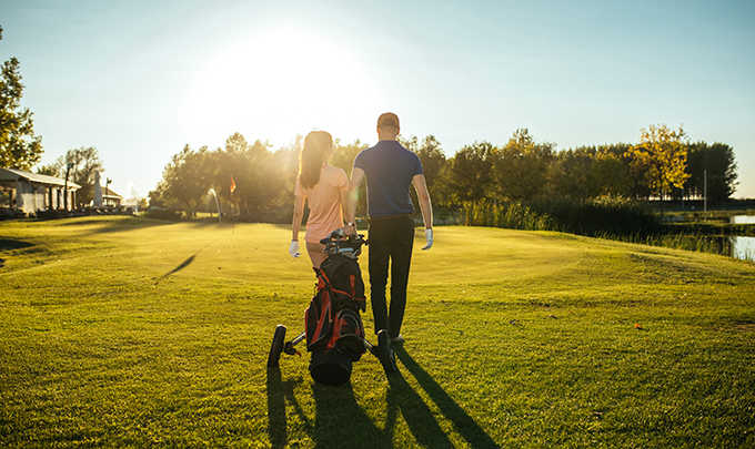 Una experiencia hoteles con golf en Bluebay Hotels & Resorts