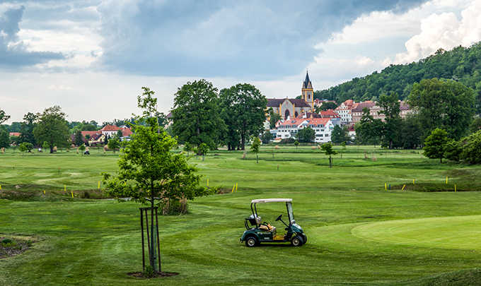 Play golf at the exclusive courses of Côte d\'Azur