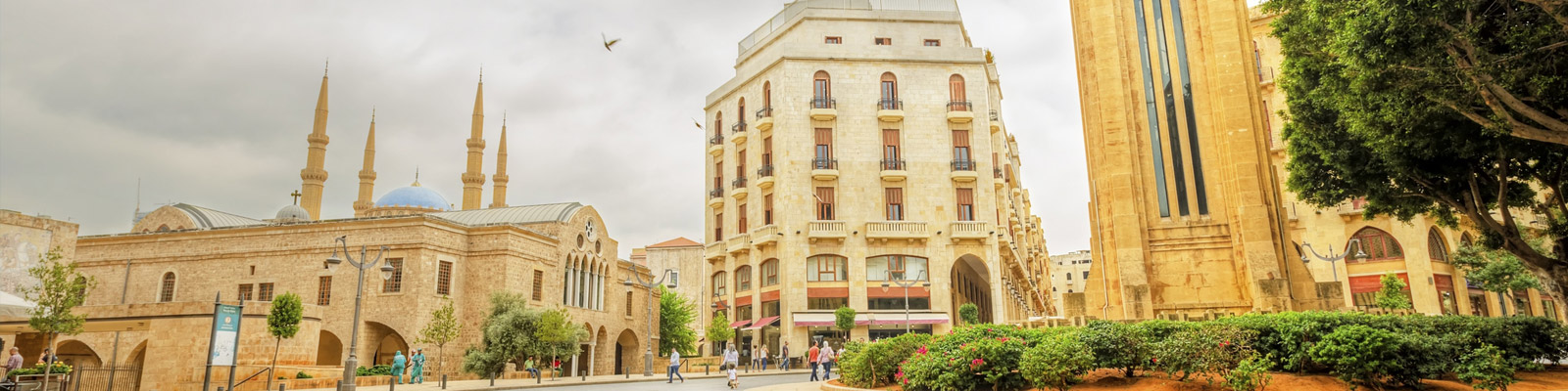 Explore the Al Hamra district