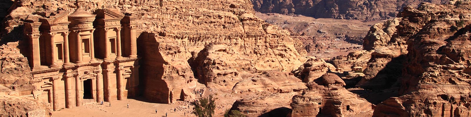 Discover Petra, discover the true desert