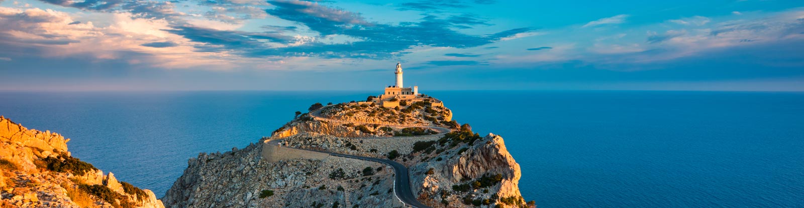 Découvrez le phare qui illumine l\'île